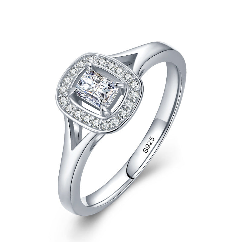 Platinum Plated Ring Women Light Diamond Luxury Ring